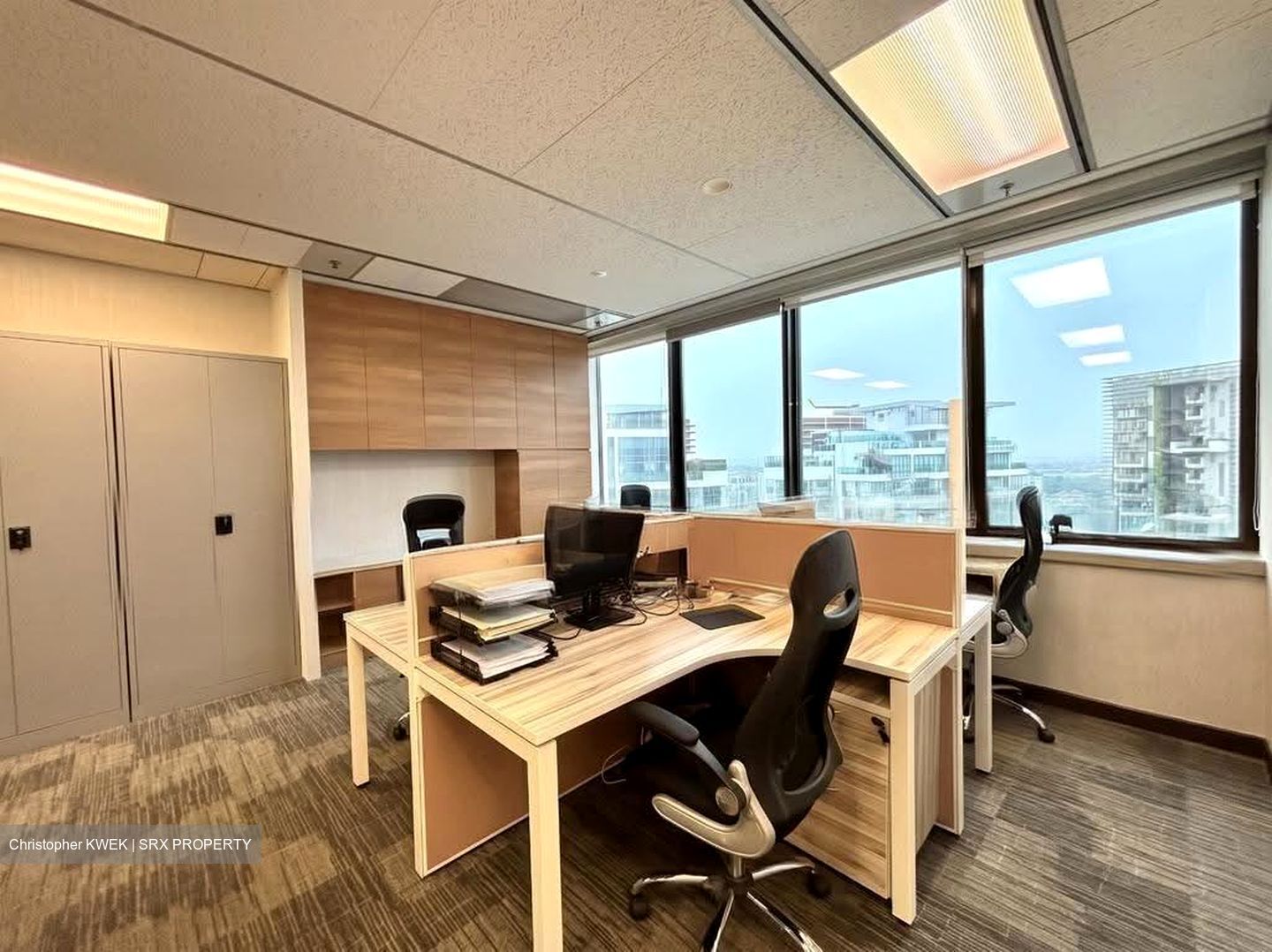 United Square (D11), Office #633725921